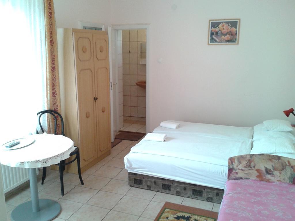 Deak Vendeghaz Apartman Hajduszoboszlo Quarto foto