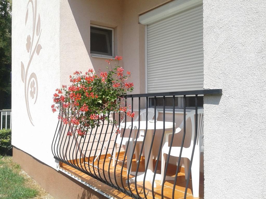 Deak Vendeghaz Apartman Hajduszoboszlo Exterior foto
