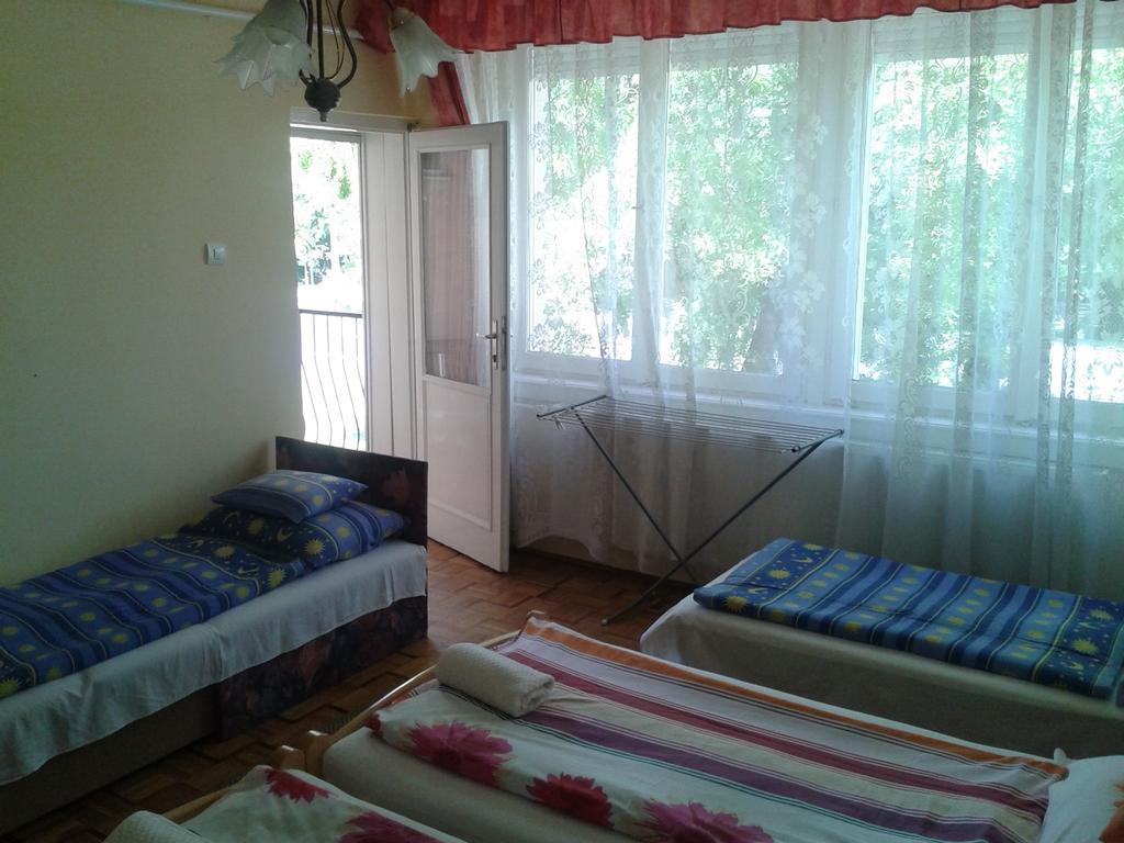 Deak Vendeghaz Apartman Hajduszoboszlo Quarto foto