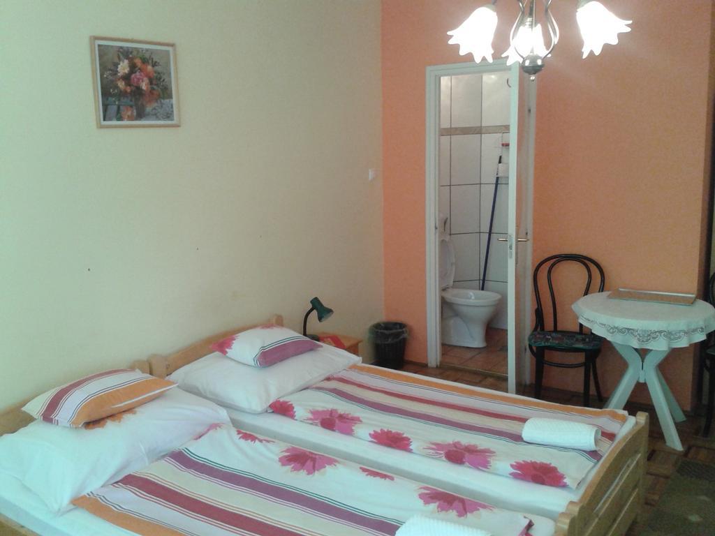 Deak Vendeghaz Apartman Hajduszoboszlo Quarto foto