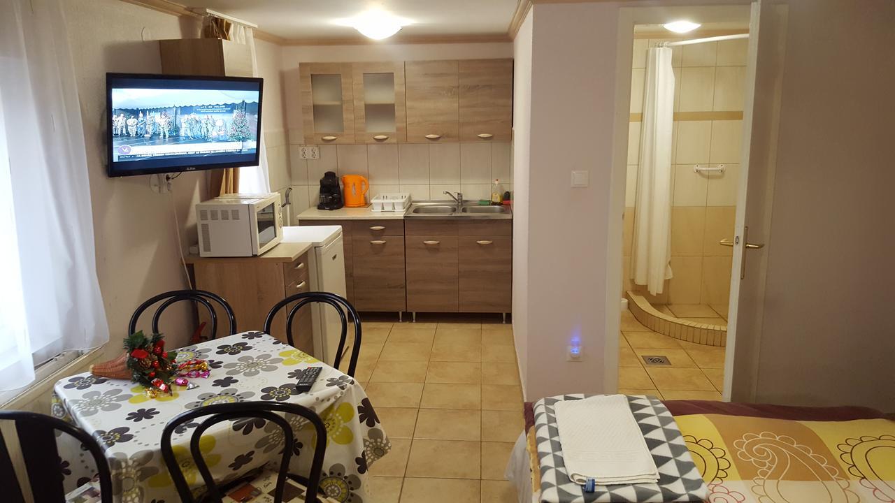 Deak Vendeghaz Apartman Hajduszoboszlo Exterior foto