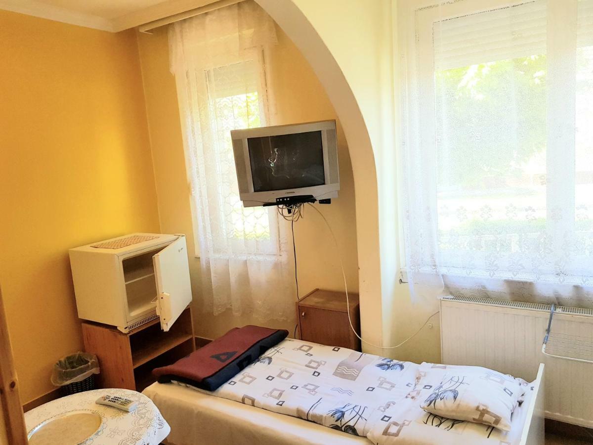 Deak Vendeghaz Apartman Hajduszoboszlo Exterior foto